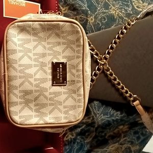 Michael Kors small hand 🛍️